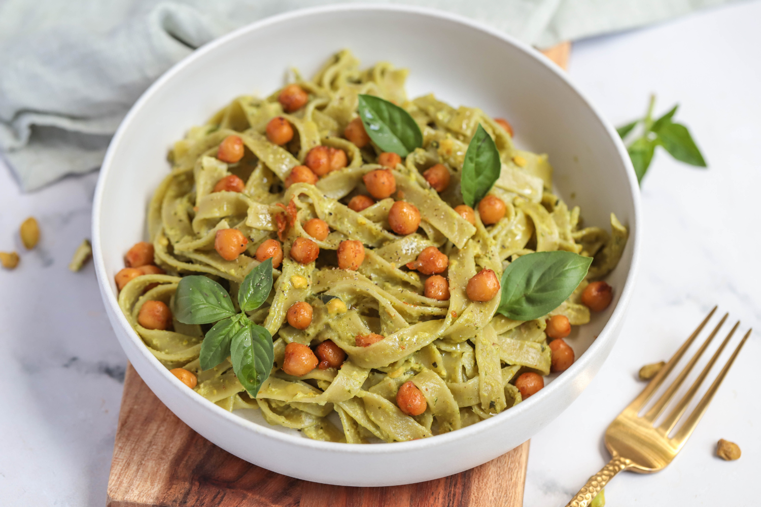 Pistazien Pasta mit gerösteten Kichererbsen